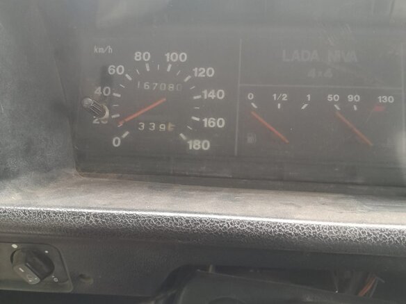 2000 Lada (ВАЗ) 2121 (4x4) I Рестайлинг, белый, 220000 рублей - вид 2