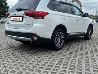 2015 Mitsubishi Outlander III Рестайлинг 2, белый, 1750000 рублей, вид 4