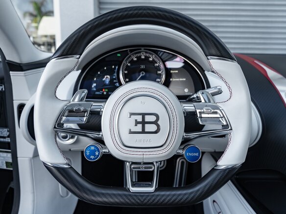 2021 Bugatti Chiron, белый - вид 13