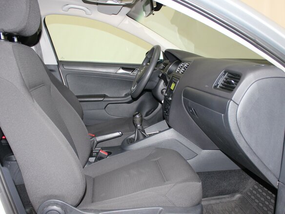 2015 Volkswagen Jetta VI Рестайлинг, серебристый - вид 12