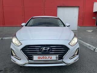 2017 Hyundai Sonata VII (LF) Рестайлинг, белый, 2200000 рублей, вид 4