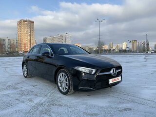 2019 Mercedes-Benz A-Класс 200 IV (W177), чёрный, 3400000 рублей, вид 1