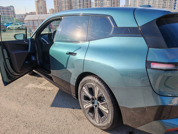 2022 BMW iX xDrive40 I (I20), голубой, 6500000 рублей - вид 3