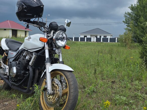 1999 Honda CB 400 Super Four, белый, 330000 рублей - вид 2