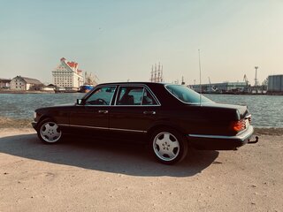 1987 Mercedes-Benz S-Класс 300 II (W126) Рестайлинг, чёрный, 600000 рублей, вид 3