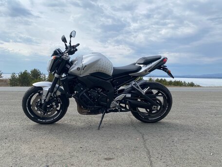 2008 Yamaha FZ1, серебристый, 500000 рублей, вид 1