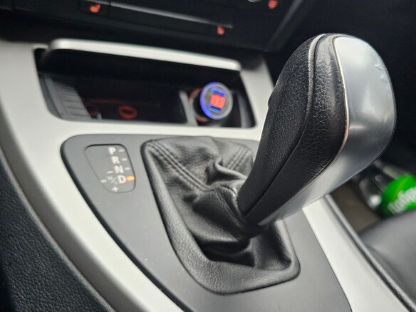 2007 BMW 3 серии 320i V (E90/E91/E92/E93), чёрный, 970000 рублей - вид 17