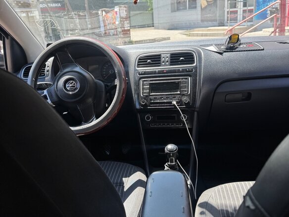2013 Volkswagen Polo V, чёрный, 850000 рублей - вид 7