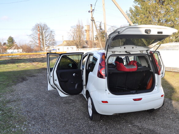 2013 Nissan Note I Рестайлинг, белый, 950000 рублей - вид 14