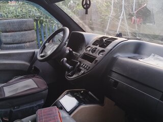 2000 Mercedes-Benz V-Класс 220 I (W638), чёрный, 450000 рублей, вид 3