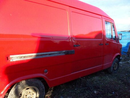1992 Mercedes-Benz T1, пурпурный, 550000 рублей, вид 2