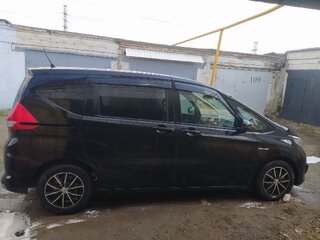2019 Honda Freed+ II, чёрный, 1750000 рублей, вид 3