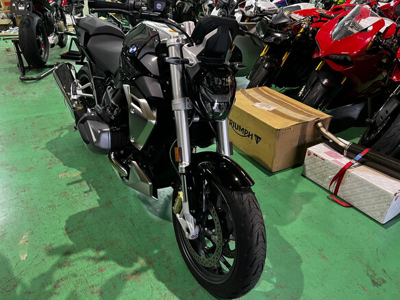 2024 BMW R 1250 R, чёрный, 1550000 рублей - вид 2