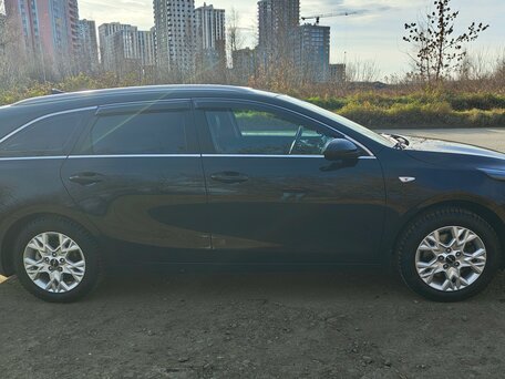 2021 Kia Ceed III Рестайлинг, чёрный, 1850000 рублей, вид 5