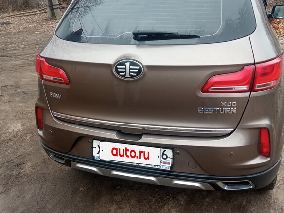 2020 FAW Besturn X40 I, коричневый - вид 5