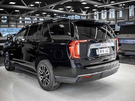 2023 GMC Yukon V, чёрный, 10299999 рублей, вид 4