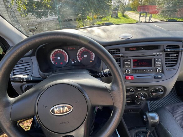 2011 Kia Rio II Рестайлинг, чёрный, 650000 рублей - вид 11