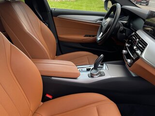 2021 BMW 5 серии 520i VII (G30/G31/G38) Рестайлинг, чёрный, 4450000 рублей, вид 5
