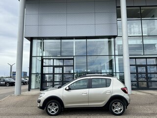 2018 Renault Sandero Stepway II, бежевый, 900000 рублей, вид 3