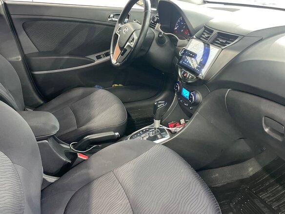 2012 Hyundai Solaris I, чёрный, 890000 рублей - вид 6