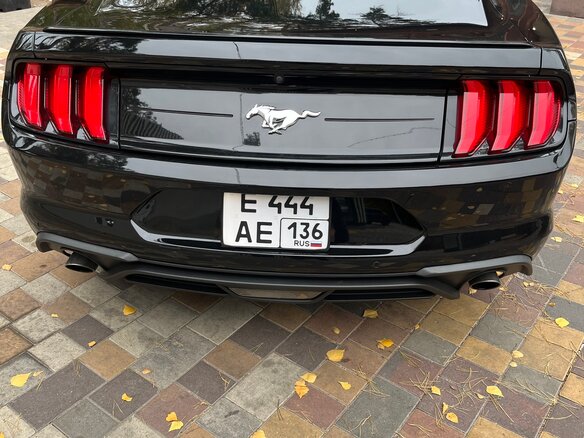 2019 Ford Mustang VI Рестайлинг, чёрный, 2700000 рублей - вид 2