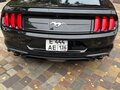 2019 Ford Mustang VI Рестайлинг, чёрный, 2700000 рублей - вид 2