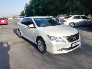 2014 Toyota Camry VII (XV50), белый, 2500000 рублей, вид 1