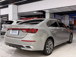 2022 Kia K3 II (China Market) Рестайлинг, серый, 1132000 рублей, вид 4