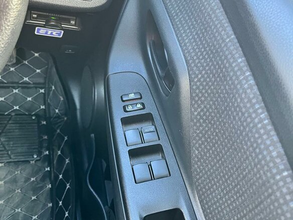 2018 Toyota Vitz III (XP130) Рестайлинг 2, белый, 1280000 рублей - вид 19