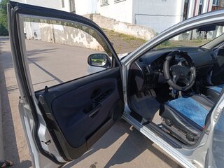 2000 Mitsubishi Carisma I Рестайлинг, серебристый, 230000 рублей, вид 3