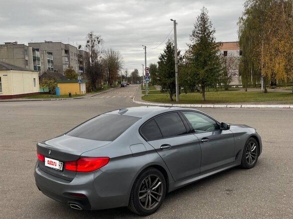 2019 BMW 5 серии 520d VII (G30/G31/G38), серый, 3790000 рублей - вид 2