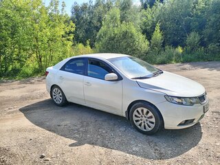 2011 Kia Cerato 4-speed II, белый, 780000 рублей, вид 3