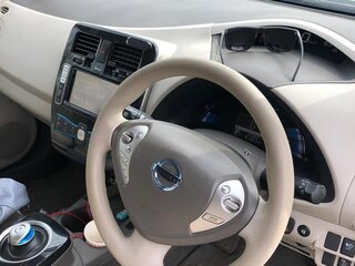 2011 Nissan Leaf I (ZE0/AZE0), белый, 1250000 рублей, вид 4