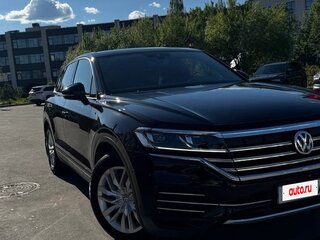 2019 Volkswagen Touareg III, чёрный, 3900000 рублей, вид 2