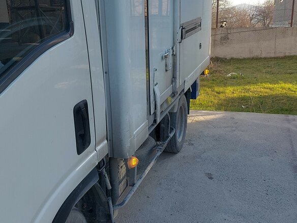 2013 Isuzu Elf (N-series), белый, 2000000 рублей - вид 9