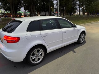 2010 Audi A3 II (8P) Рестайлинг 2, белый, 1050000 рублей, вид 4