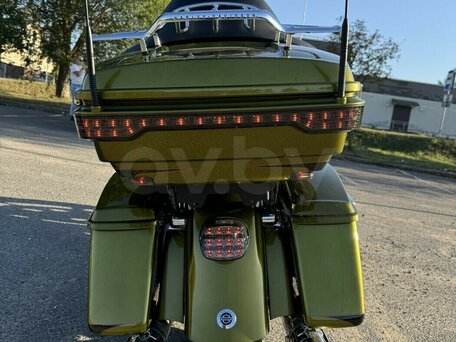 2017 Harley-Davidson CVO, зелёный, 1688066 рублей, вид 4