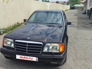 1994 Mercedes-Benz E-Класс 320 I (W124), красный, 1200000 рублей, вид 1
