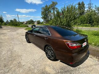 2018 Toyota Camry VII (XV50) Рестайлинг 2, коричневый, 2100000 рублей, вид 3