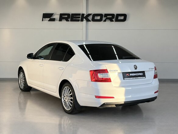 2014 Skoda Octavia III (A7), белый, 1469000 рублей - вид 1