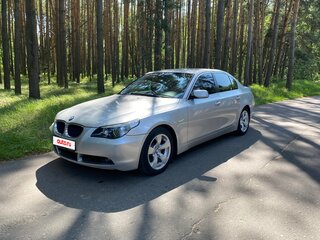 2004 BMW 5 серии 525i V (E60/E61), серебристый, 1250000 рублей, вид 1