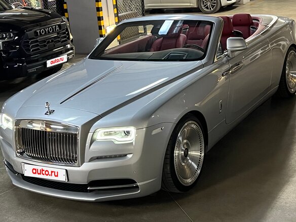 2017 Rolls-Royce Dawn, серебристый, 29990000 рублей - вид 2
