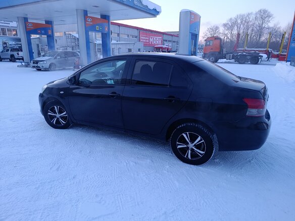2006 Toyota Belta I, чёрный, 500000 рублей - вид 3