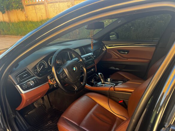 2013 BMW 5 серии 520i VI (F10/F11/F07) Рестайлинг, чёрный, 1850000 рублей - вид 6