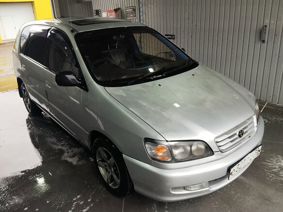 1997 Toyota Ipsum I (M10), серый
