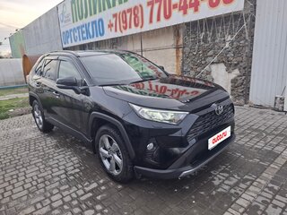 2021 Toyota RAV4 V (XA50), чёрный, 3400000 рублей, вид 2
