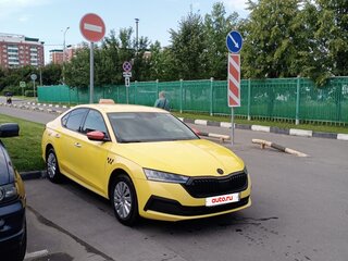 2021 Skoda Octavia IV (A8), белый, 2200000 рублей, вид 2