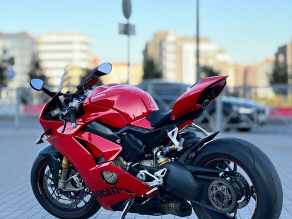 2018 Ducati Panigale V4, красный, 2050000 рублей - вид 1