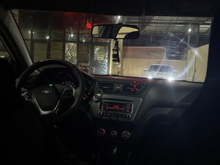 2017 Kia Rio III Рестайлинг, белый, 700000 рублей, вид 5