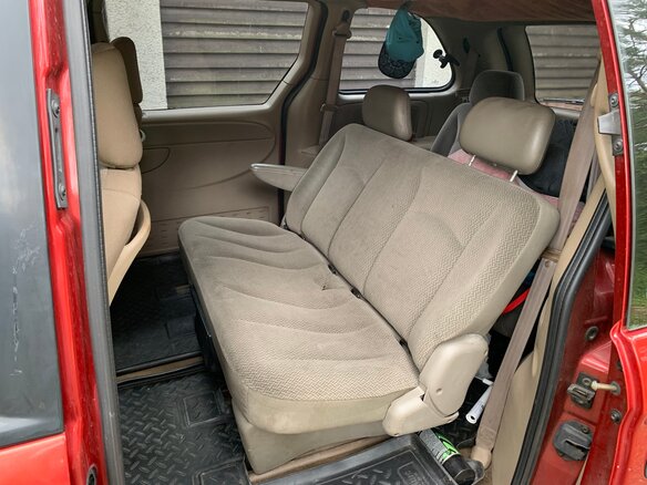 2000 Dodge Caravan 3-speed IV, красный, 310000 рублей - вид 12